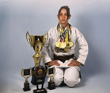 Karateca de Ceilândia Busca Patrocínio para Continuar Brilhando nos Tatames