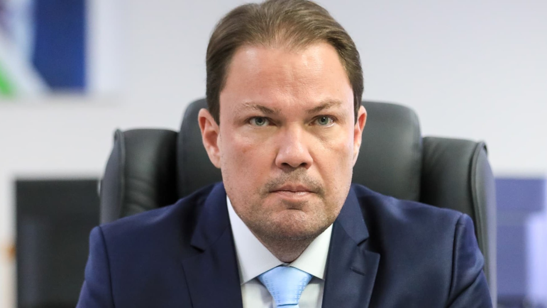 Tribunal de Contas dá 5 dias para Ibaneis explicar manutenção de secretário condenado por corrupção