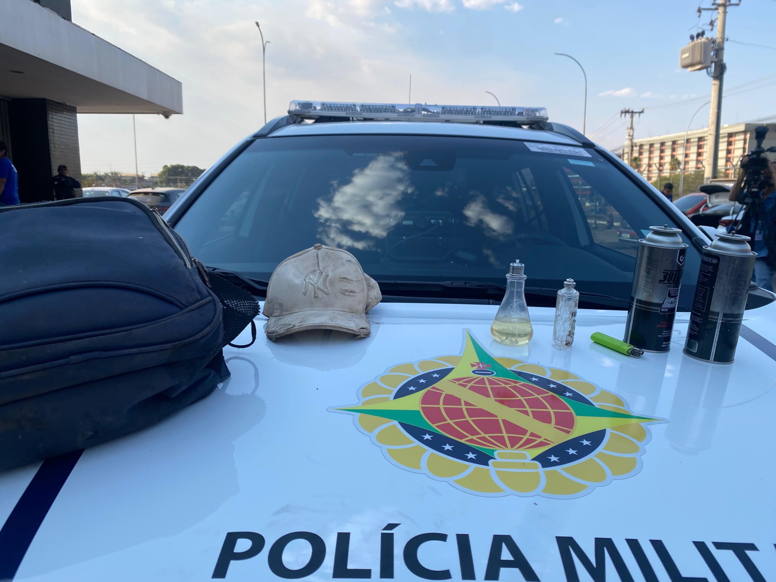 PM detém suspeito de incendiar banheiros químicos na Esplanada dos Ministérios, a menos de 2 km do STF