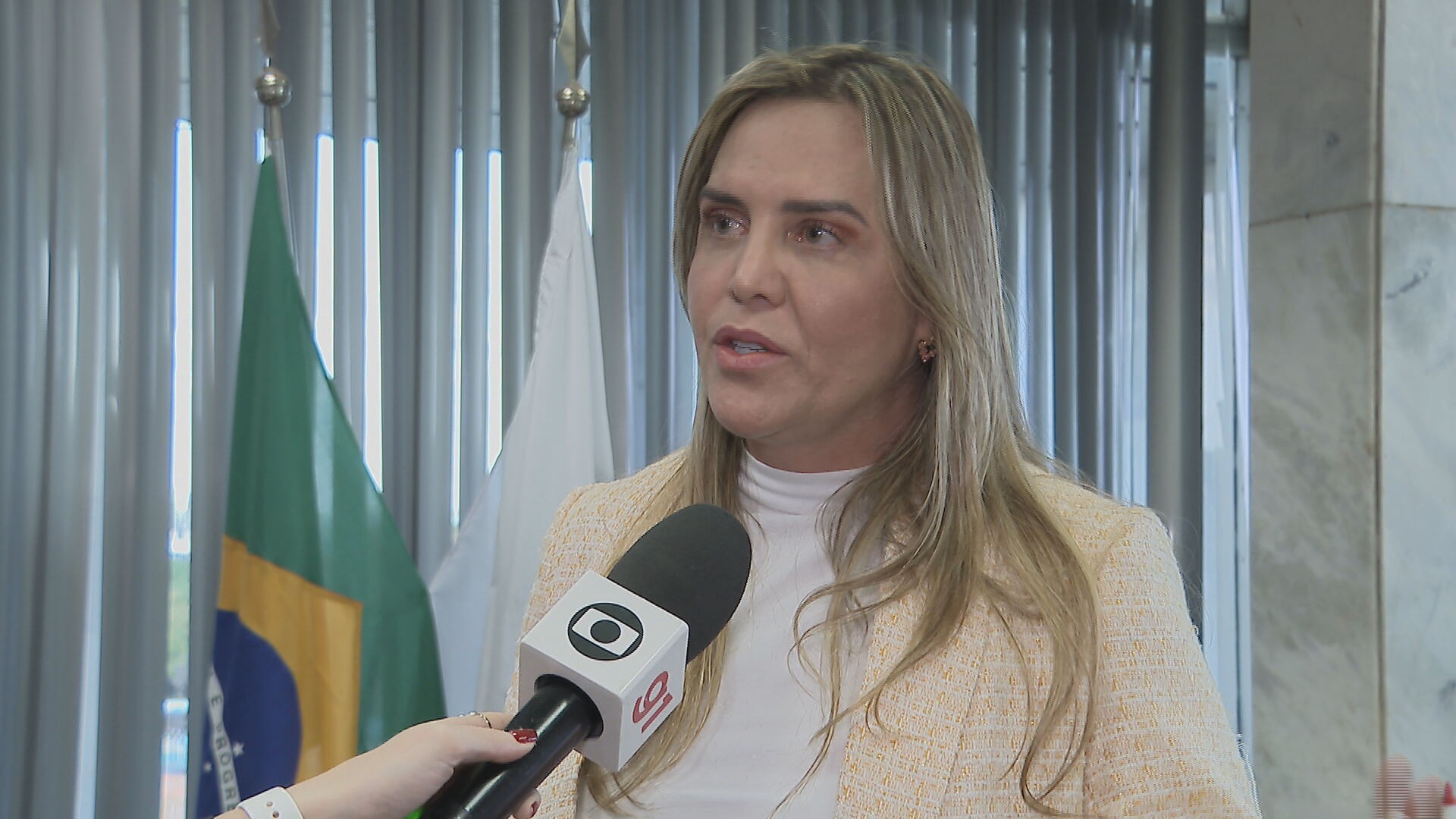 Governo do DF sanciona lei que dá direito a segurança e veículo oficial para ex-governadores da capital