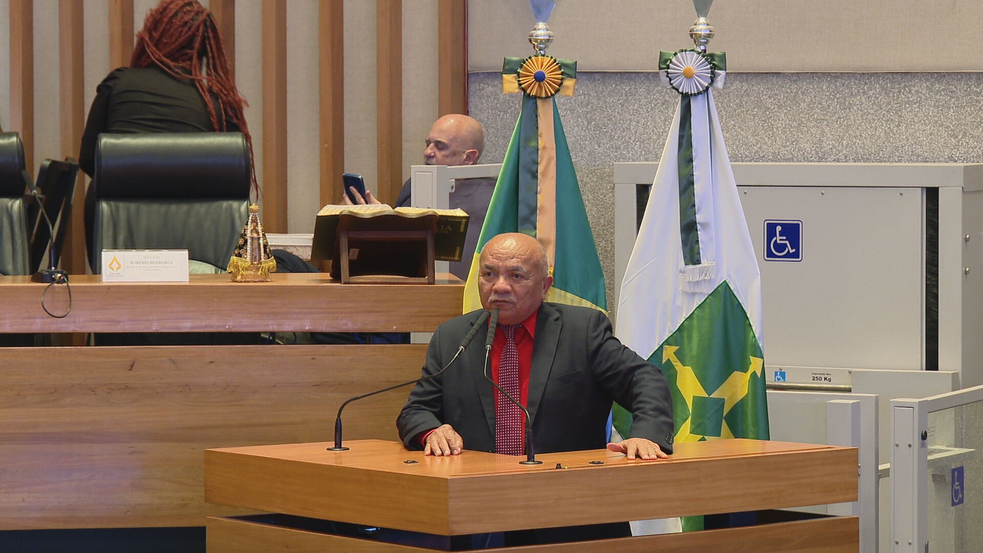 Programa para estimular aposentadoria de servidores na Câmara do DF pode custar R$ 134 milhões, diz estudo