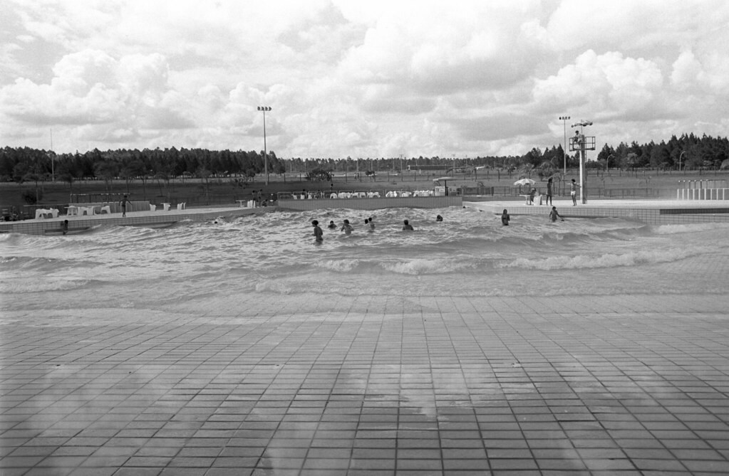 Hit do século passado, Piscina com Ondas no centro de Brasília deve ser reativada após quase 30 anos