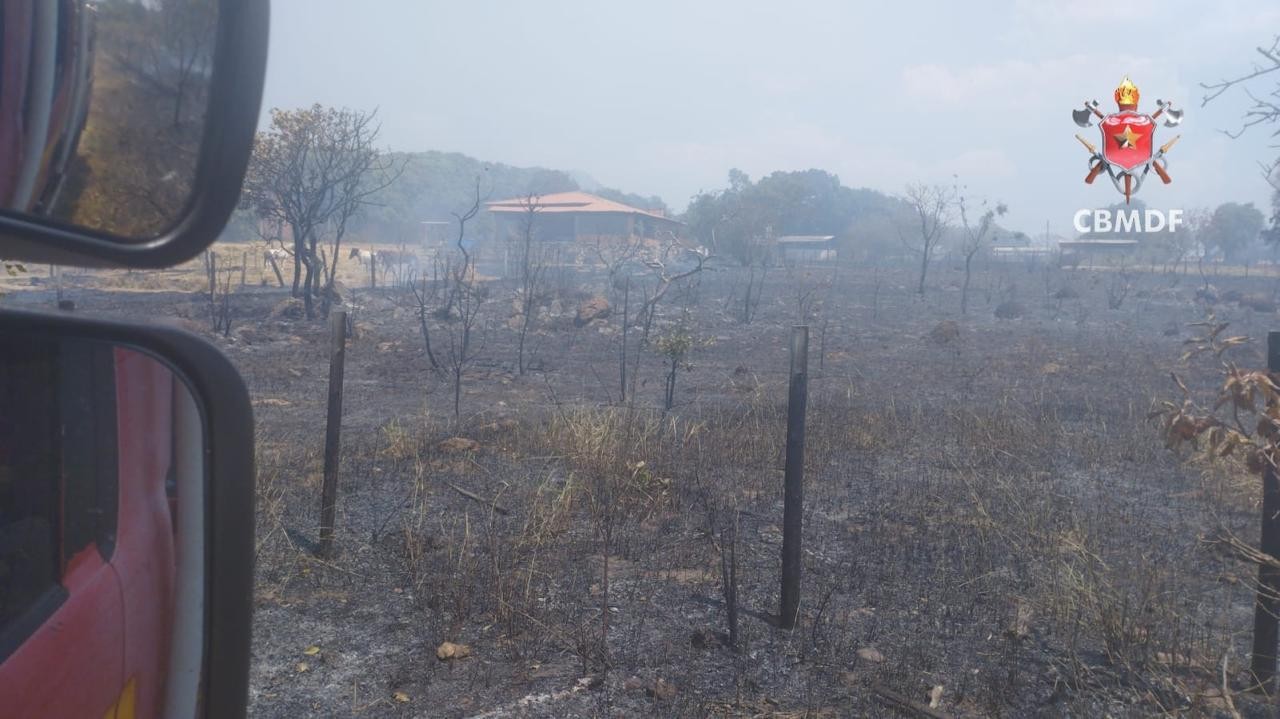 Incêndio atinge área de Cerrado no Lago Oeste, no DF