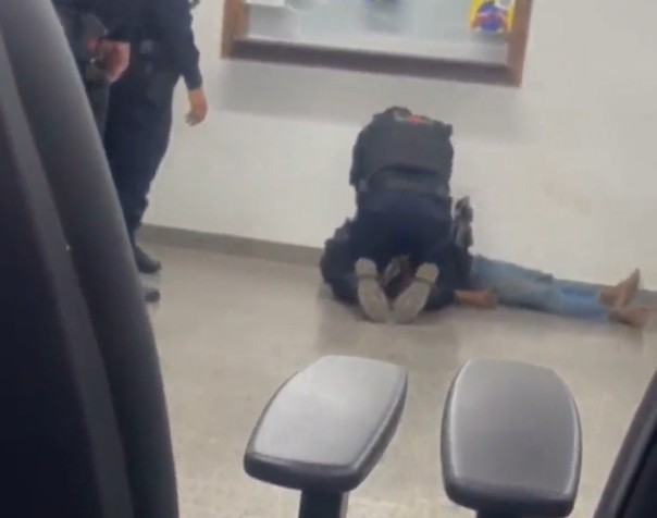 Suspeito de assaltar casas morre em delegacia durante registro de ocorrência no DF