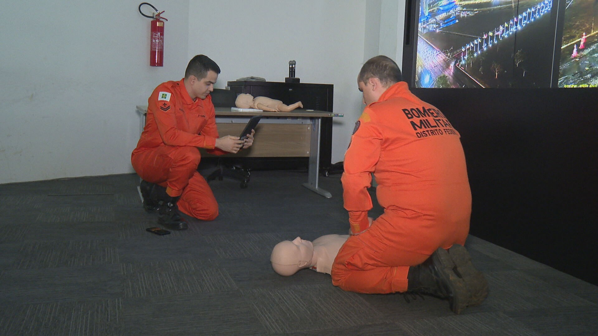 Bombeiros do DF atendem emergências por vídeo e salvam vidas à distância