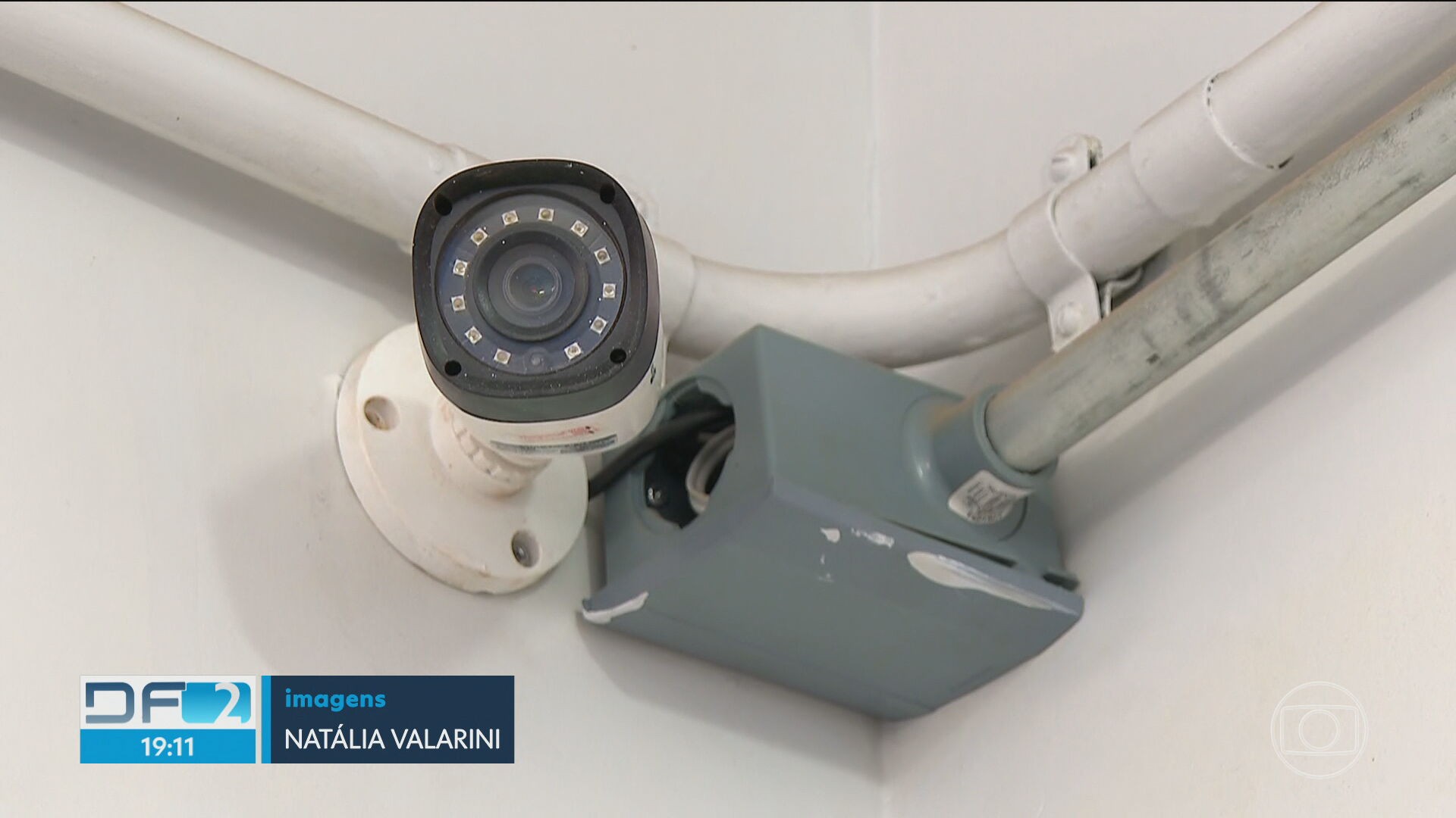 Instalação de câmeras em salas de aula no DF divide opiniões entre segurança e vigilância