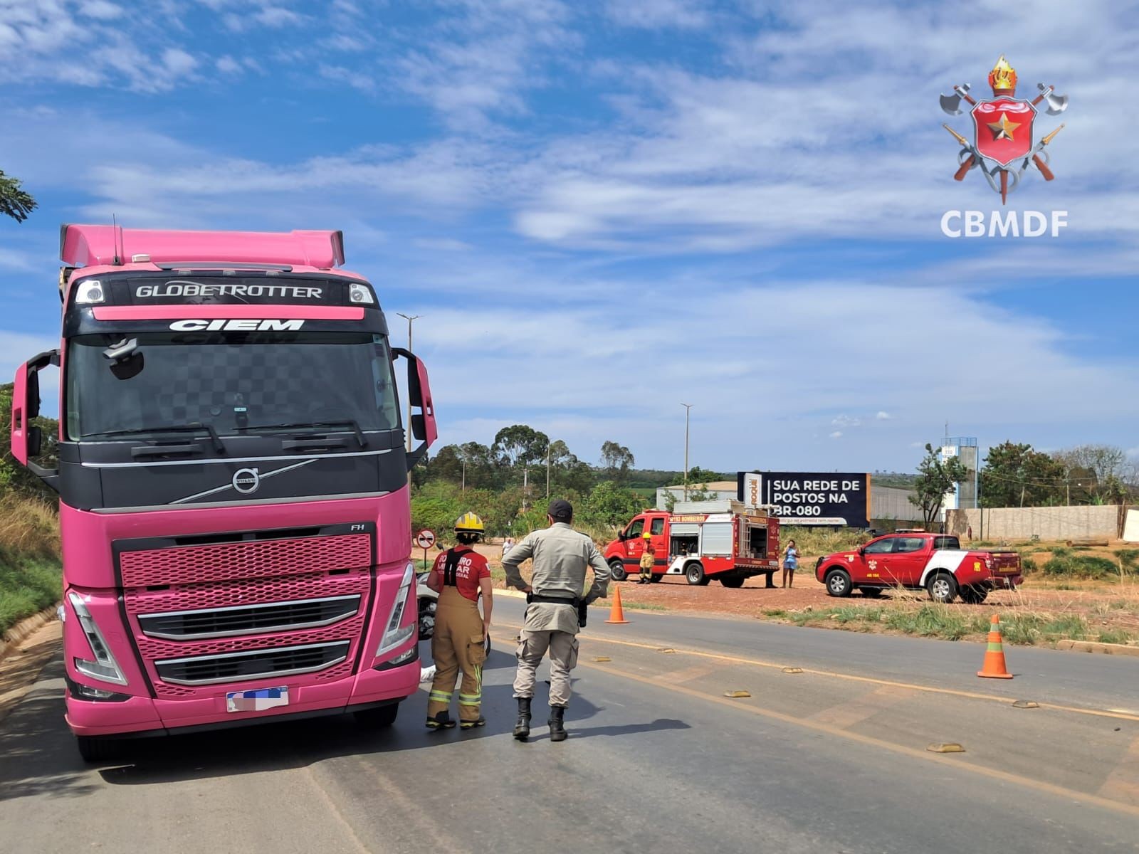 Motociclista é atingido por carreta e morre em rodovia do DF