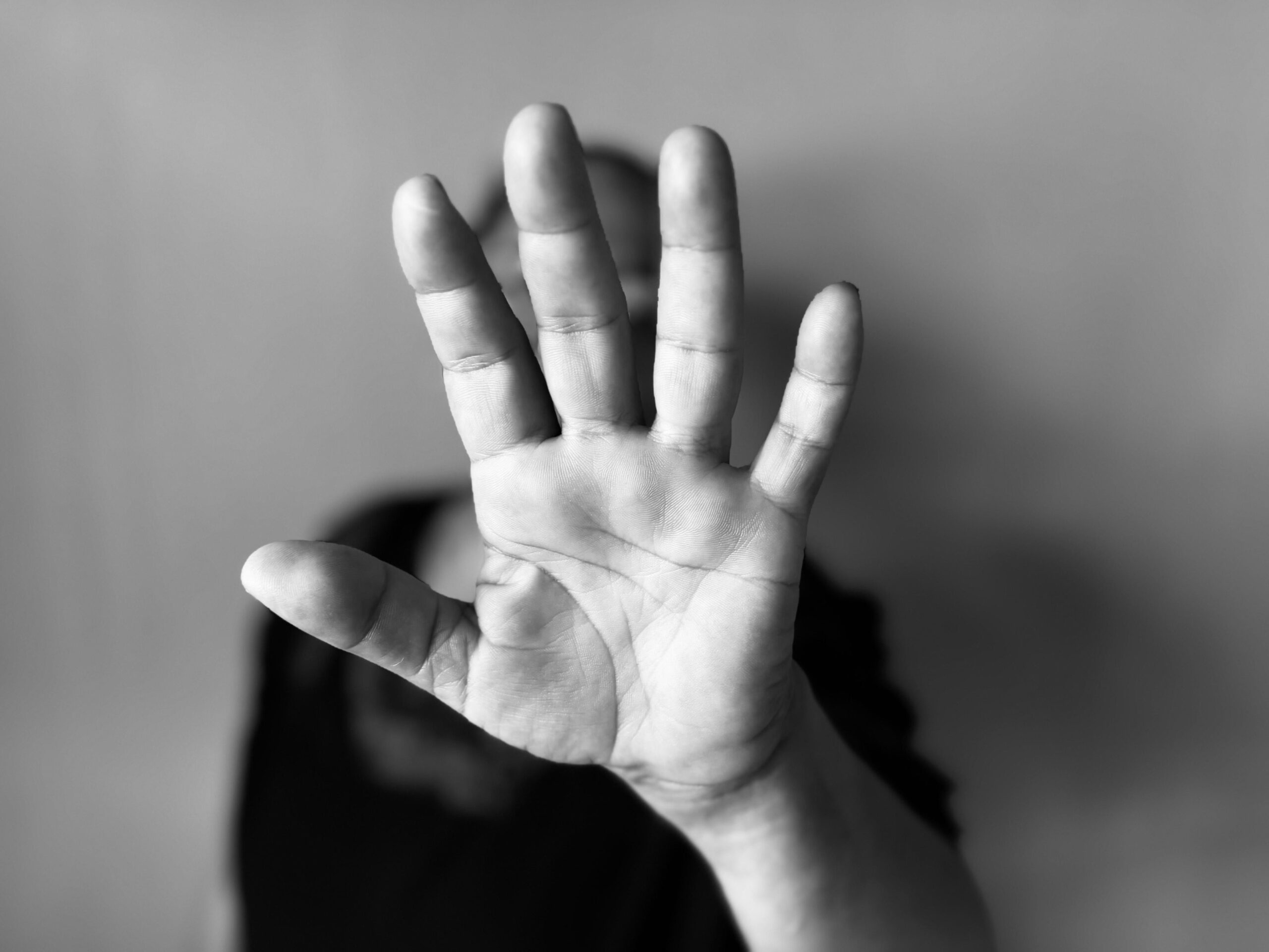 Mata-leão: mulher reage a agressão, desarma e mata ex-companheiro com golpe no DF