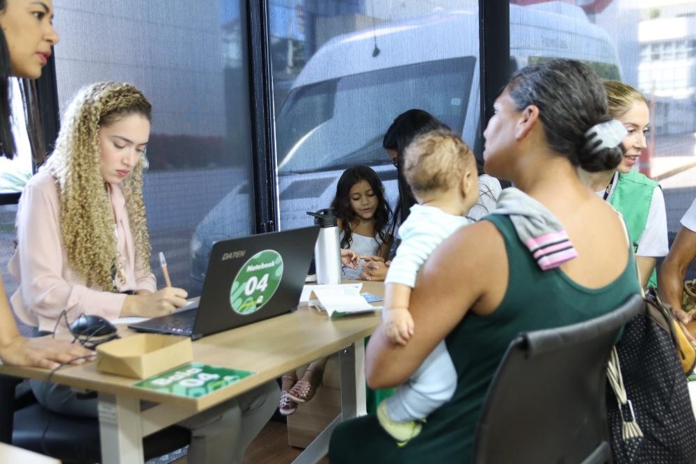 Outubro rosa: mutirão leva serviços gratuitos para mulheres nesta segunda no DF; veja lista