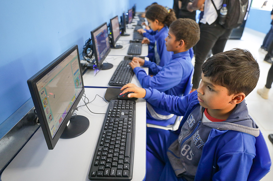 Ação Inovadora Reforça Ensino de Novas Tecnologias em Escolas Públicas de Brasília