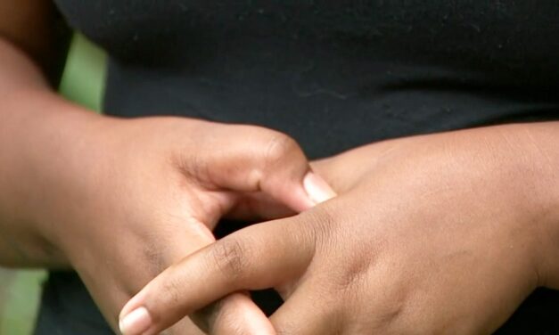 Adolescentes negras denunciam abordagem racista e revista ilegal em loja de maquiagem no DF